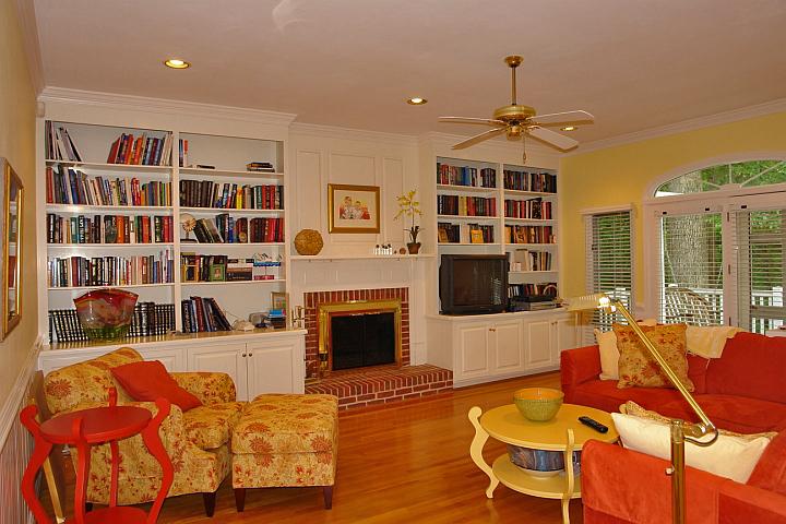 3945 Winding Way Road Southwest Roanoke, VA 24015 - Photo 8 of 35 living room