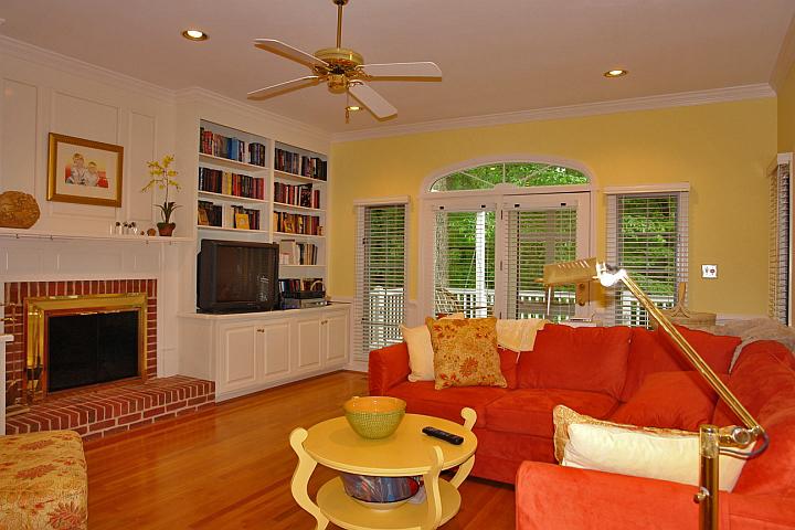 3945 Winding Way Road Southwest Roanoke, VA 24015 - Photo 9 of 35 living room