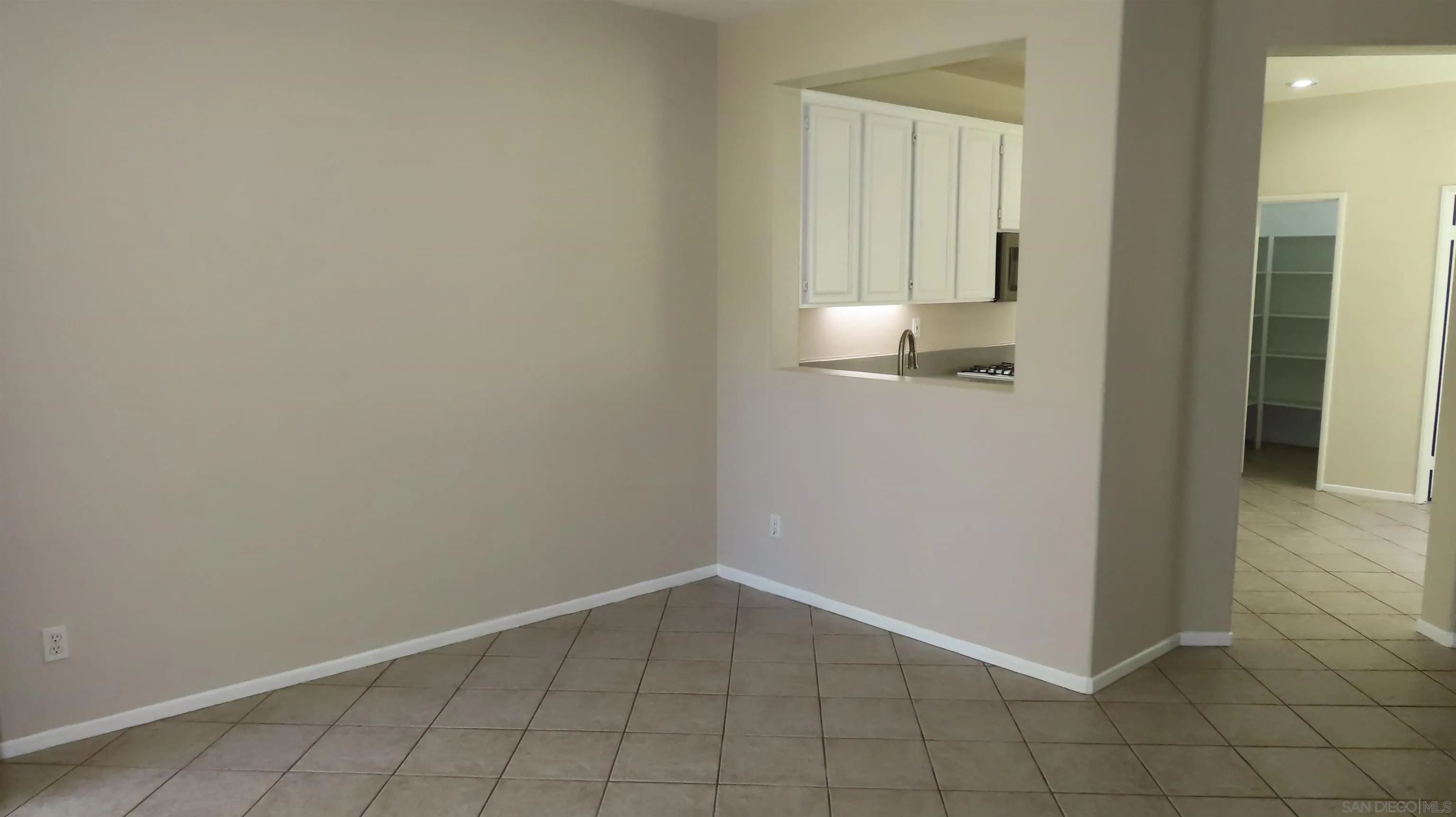 3755 Carmel View Road, Unit 3 San Diego, CA 92130 - Photo 7 of 43 Dining Area