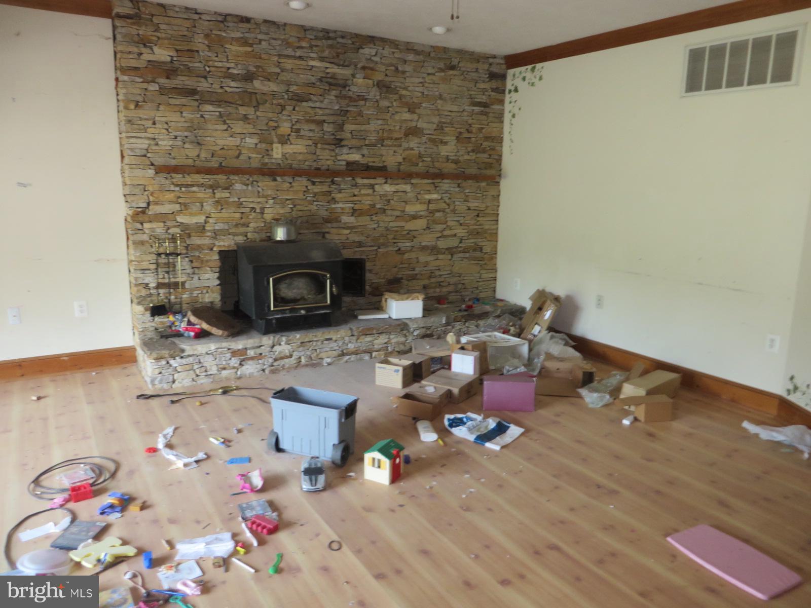 6350 Fenwick Road Bryans Road, MD 20616 - Photo 16 of 30 Family Room