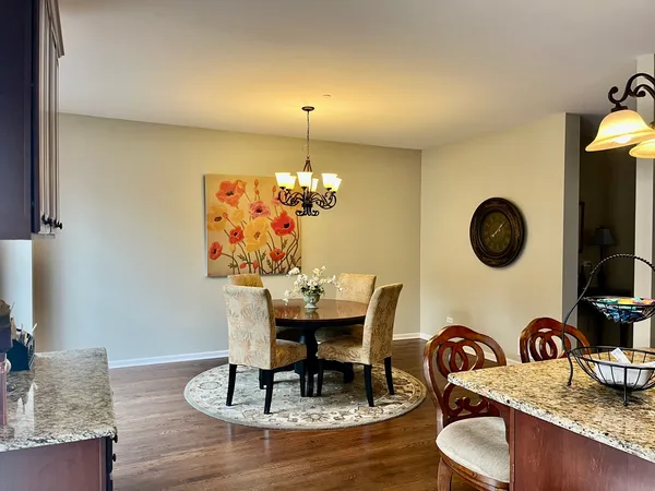 $3,700 | 1109 East Port Clinton Road, Vernon Hills, IL 60061