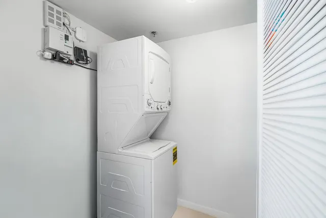 a view of a entryway front of a building