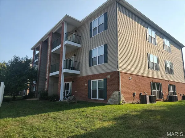 $1,400 | 845 Forest Avenue, Unit 104, Valley Park, MO 63088