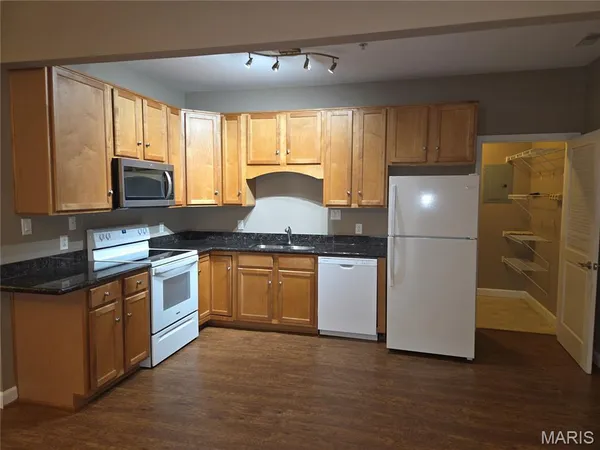 $1,400 | 845 Forest Avenue, Unit 104, Valley Park, MO 63088