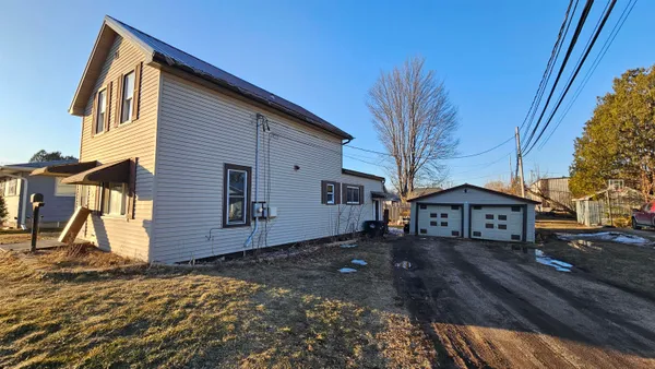 $140,000 | 213 West Wescott Avenue, Shawano, WI 54166