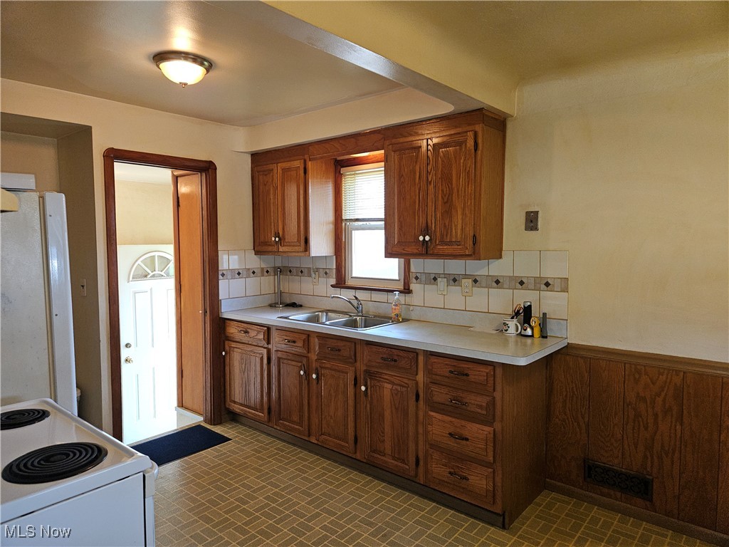 9127 Biddulph Road Brooklyn, OH 44144 - Photo 5 of 33