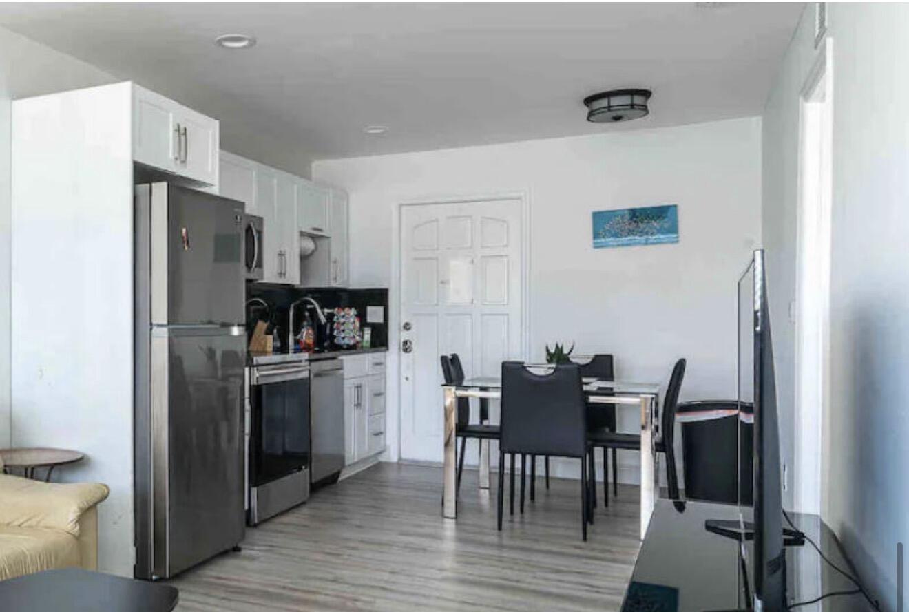 2499 Northeast 2nd Avenue, Unit B Boca Raton, FL 33431 - Photo 7 of 12 IMG_8646