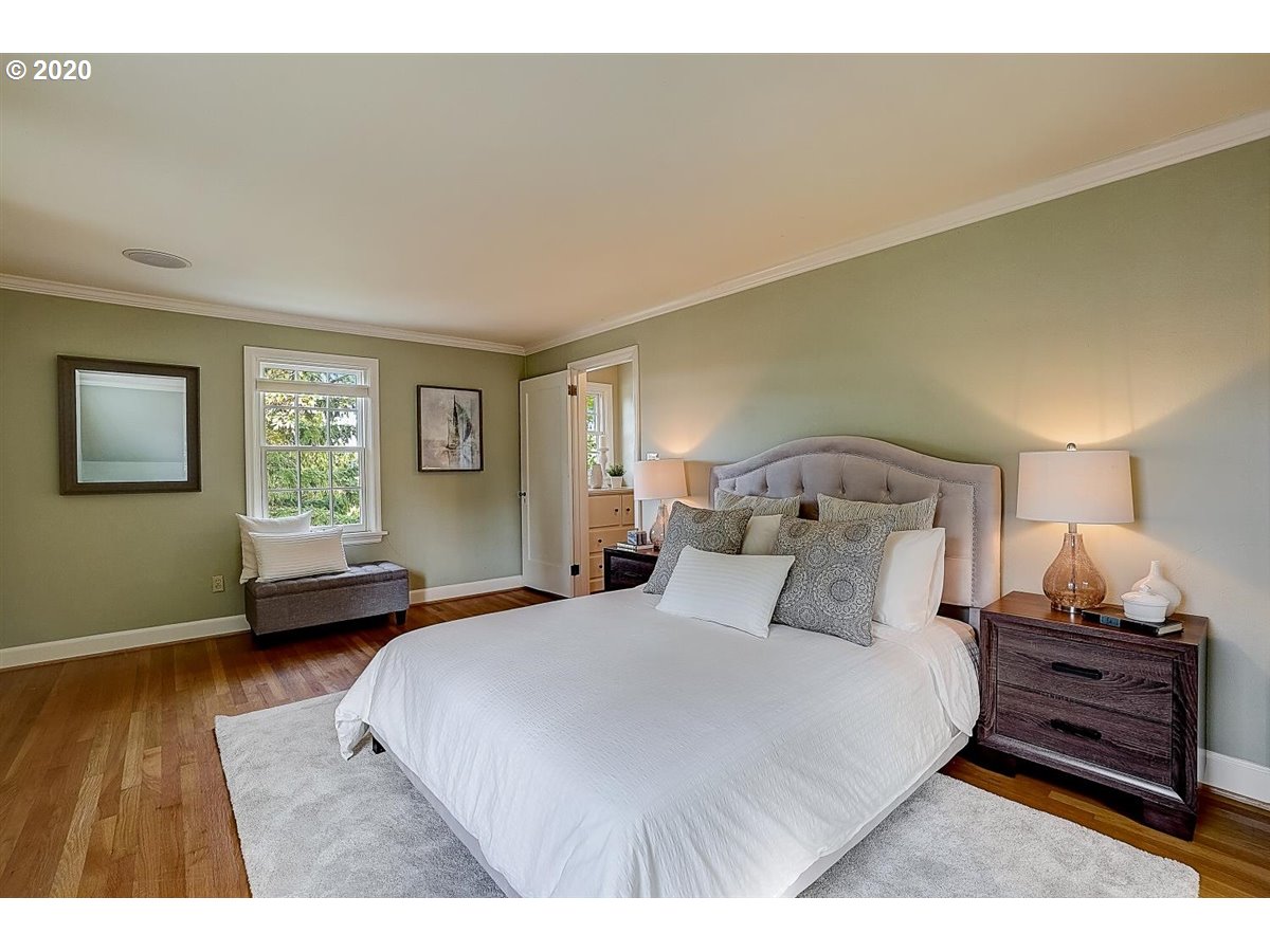 651 Southwest Evans Street Portland, OR 97219 - Photo 16 of 32 Gallery Image 16