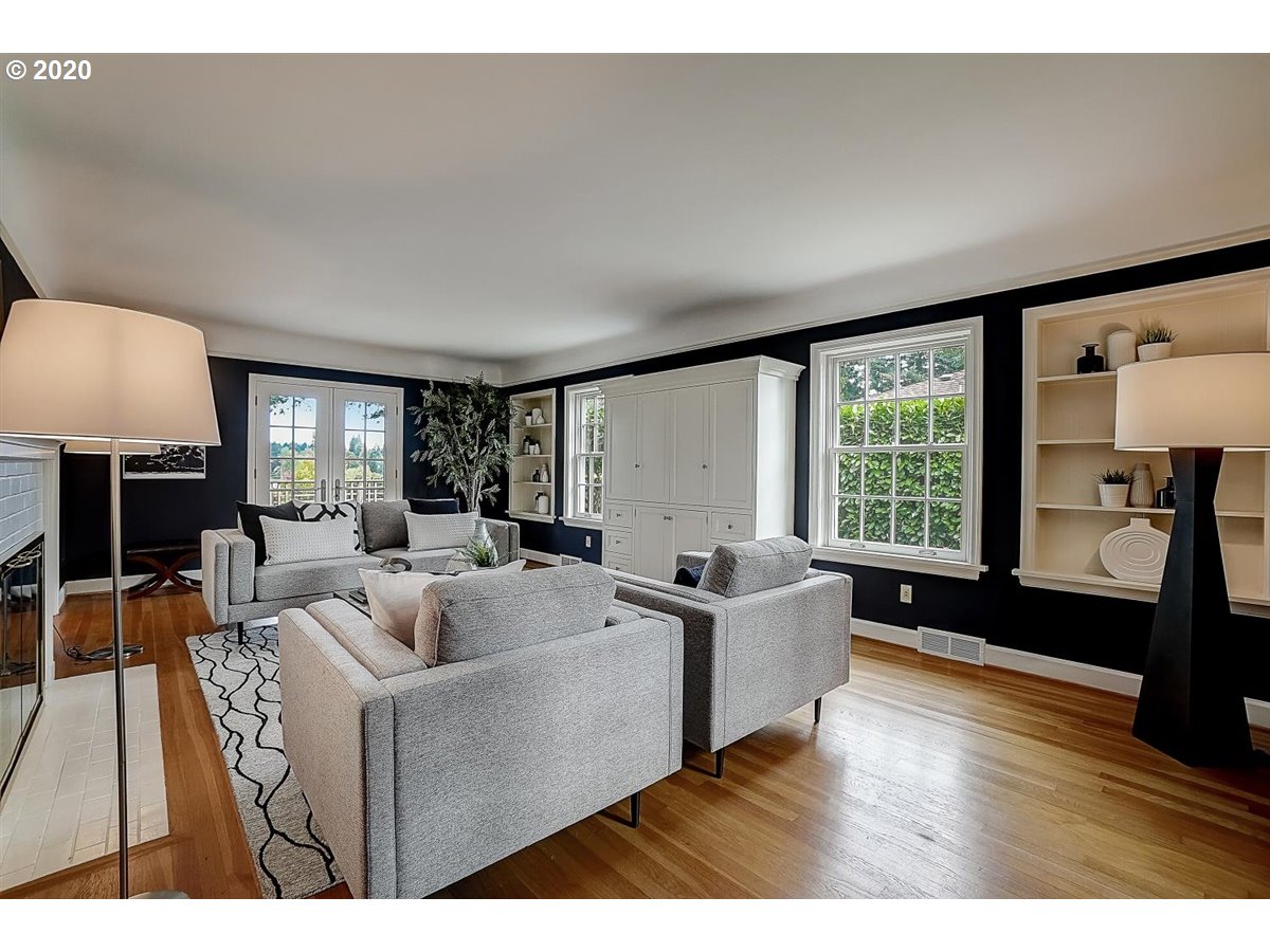 651 Southwest Evans Street Portland, OR 97219 - Photo 3 of 32 Gallery Image 3