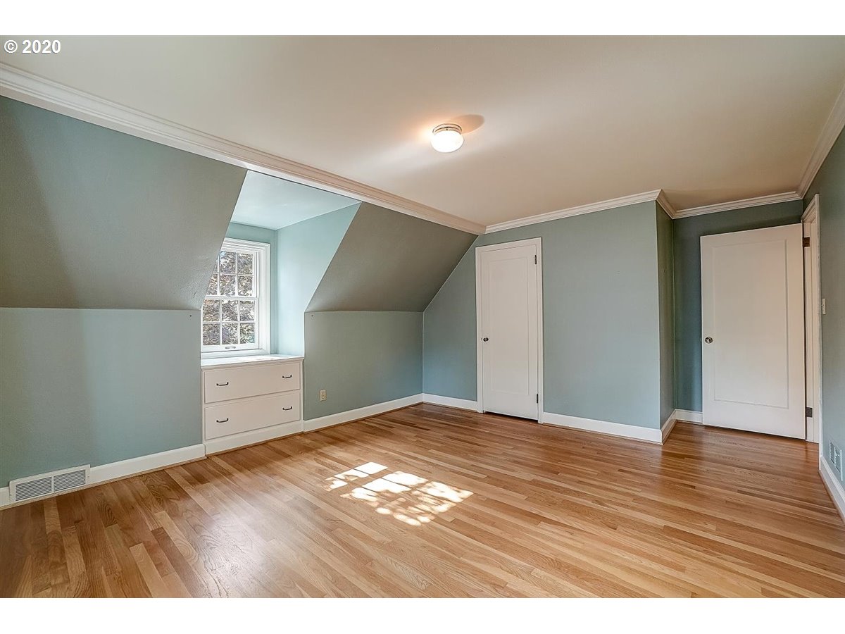 651 Southwest Evans Street Portland, OR 97219 - Photo 23 of 32 Gallery Image 23