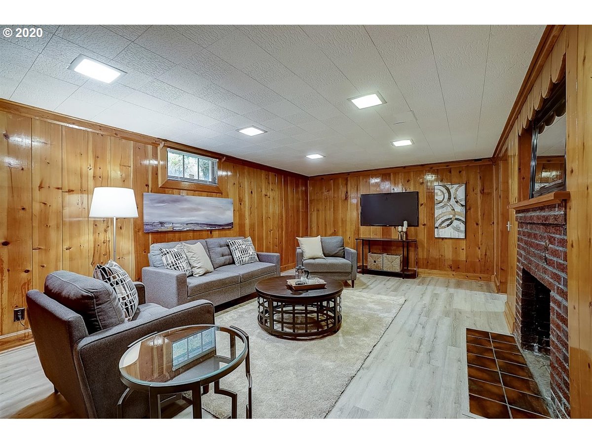651 Southwest Evans Street Portland, OR 97219 - Photo 26 of 32 Gallery Image 26