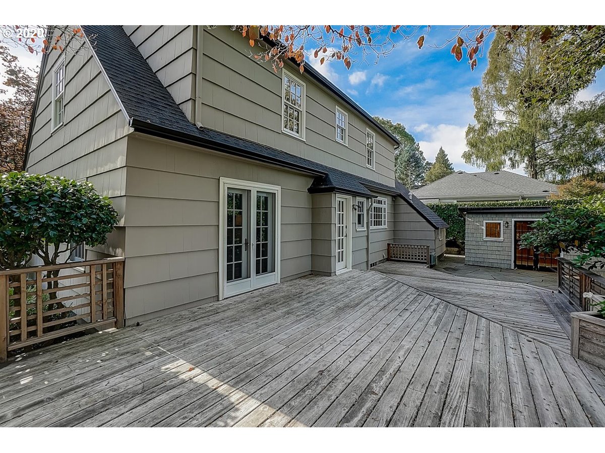 651 Southwest Evans Street Portland, OR 97219 - Photo 29 of 32 Gallery Image 29