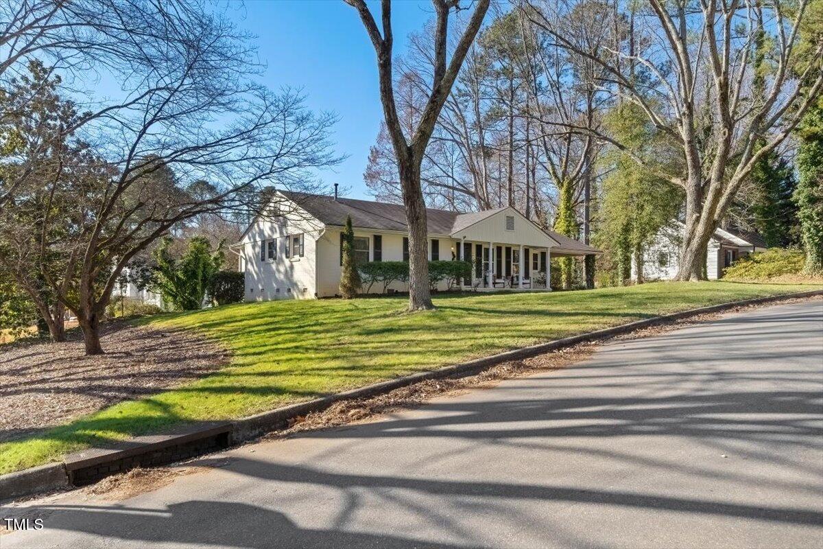 616 Yale Street Raleigh, NC 27609 - Photo 3 of 32 03-bEXT_002
