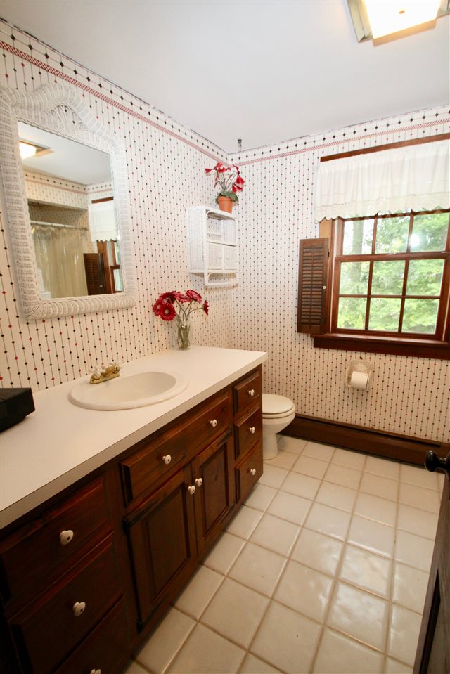 42 Lake Shore Road Salem, NH 03079 - Photo 19 of 22 Gallery Image 19