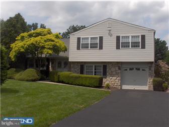 34 Rotterdam Road West Holland, PA 18966 - Photo 1 of 12