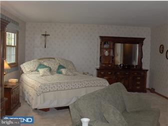 34 Rotterdam Road West Holland, PA 18966 - Photo 10 of 12