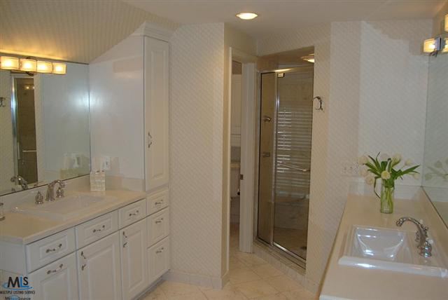 235 Cloverly Road Grosse Pointe, MI 48236 - Photo 18 of 30 31181219-17.JPG