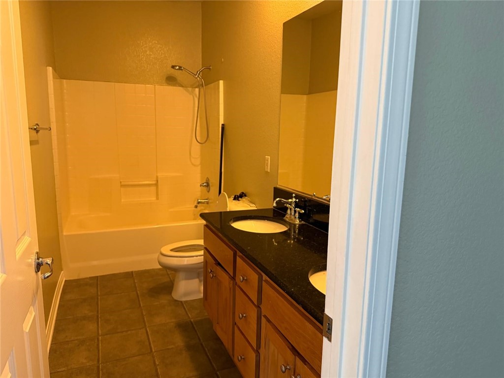 1742 Edmon Way Riverside, CA 92501 - Photo 15 of 23 Gallery Image 15