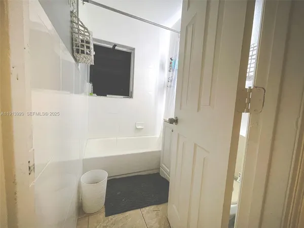 $1,500 | 55 Northwest 69th Street, Unit W, Miami, FL 33150