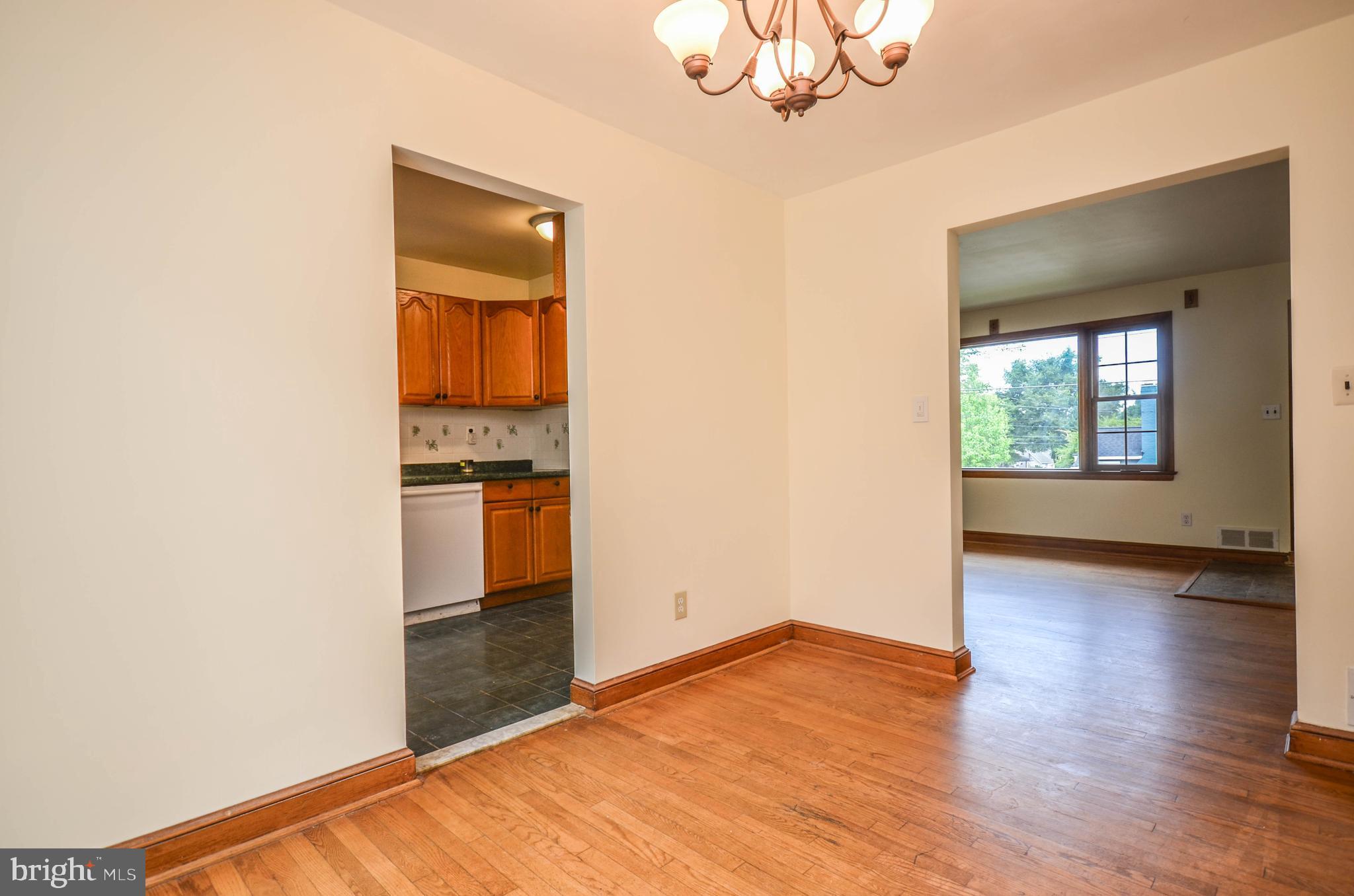 2034 Glen Ross Road Silver Spring, MD 20910 - Photo 8 of 40