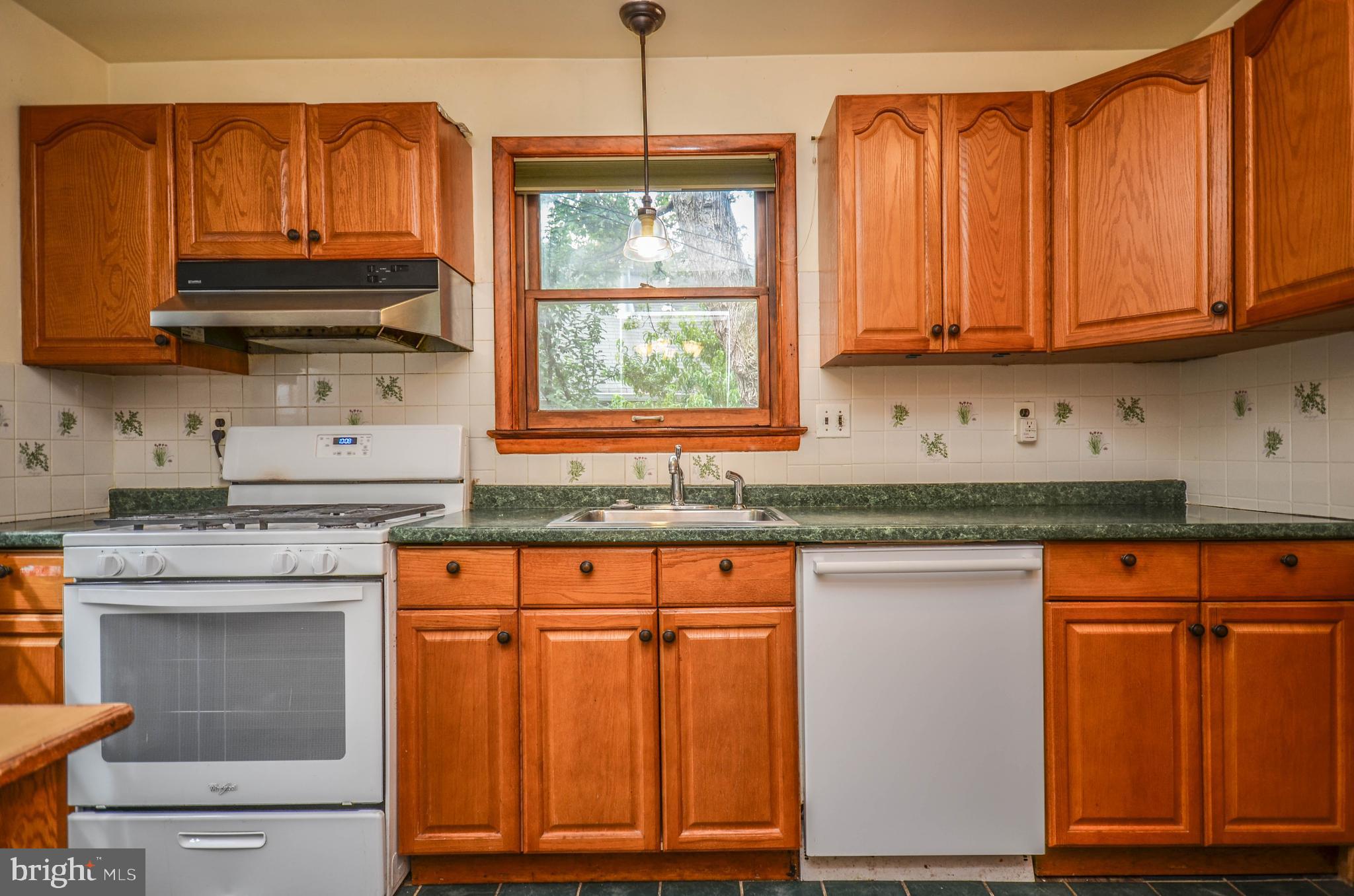 2034 Glen Ross Road Silver Spring, MD 20910 - Photo 9 of 40