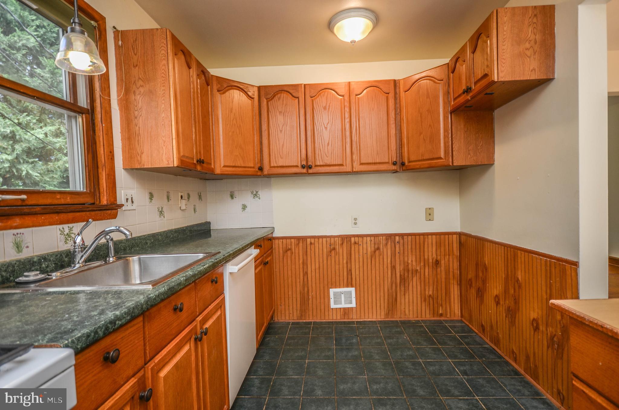 2034 Glen Ross Road Silver Spring, MD 20910 - Photo 10 of 40