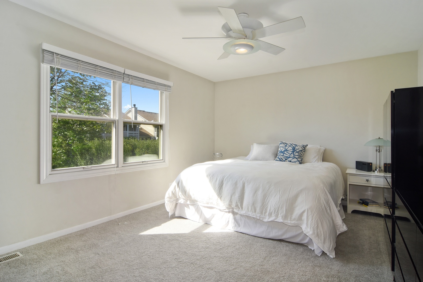 1337 Devonshire Road Buffalo Grove, IL 60089 - Photo 12 of 23
