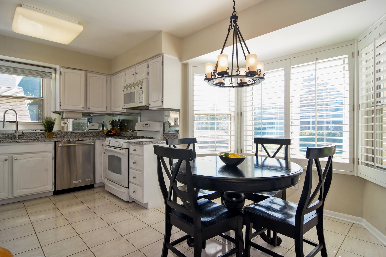1337 Devonshire Road Buffalo Grove, IL 60089 - Photo 8 of 23