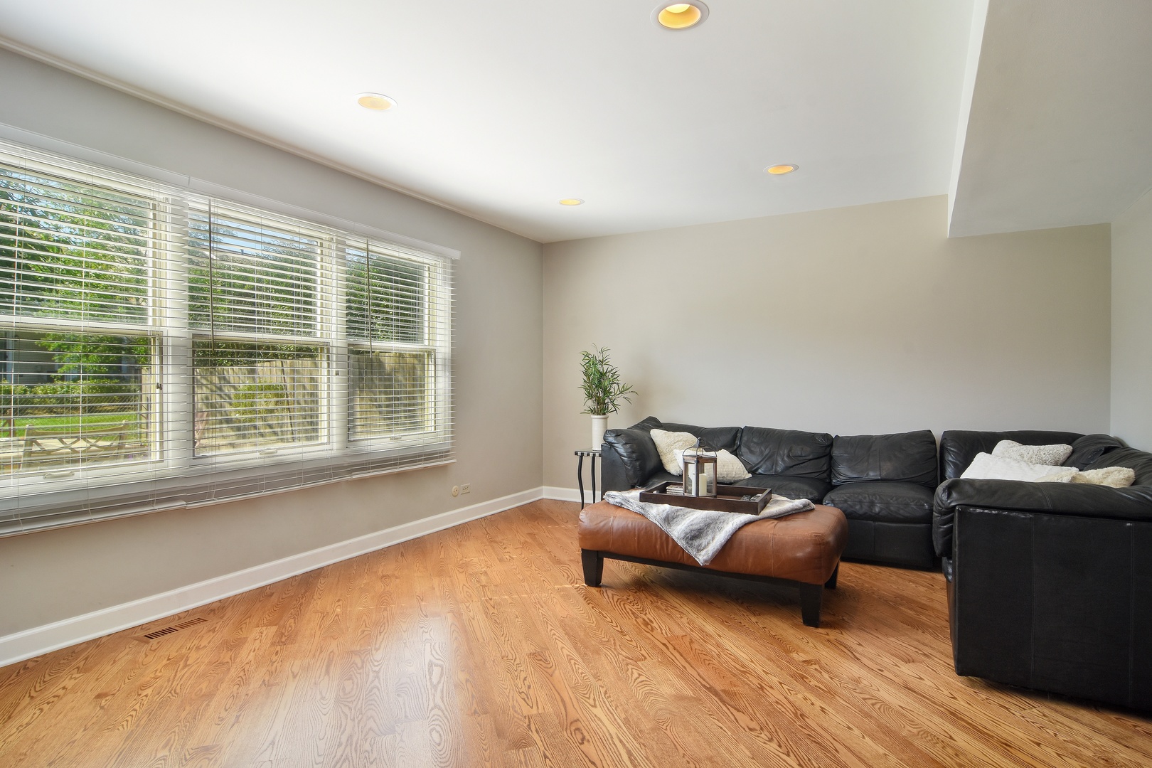 1337 Devonshire Road Buffalo Grove, IL 60089 - Photo 10 of 23