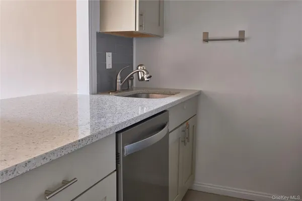 $2,500 | 2 Consulate Drive, Unit 1J, Tuckahoe, NY 10707