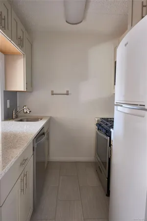 $2,500 | 2 Consulate Drive, Unit 1J, Tuckahoe, NY 10707