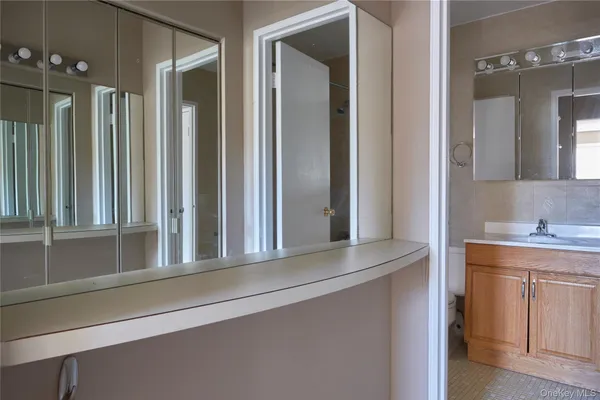 $2,500 | 2 Consulate Drive, Unit 1J, Tuckahoe, NY 10707