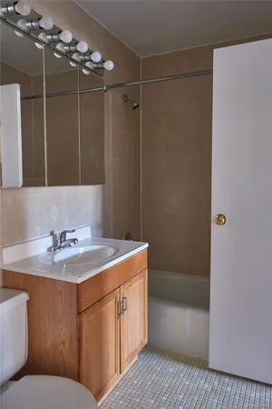 $2,500 | 2 Consulate Drive, Unit 1J, Tuckahoe, NY 10707