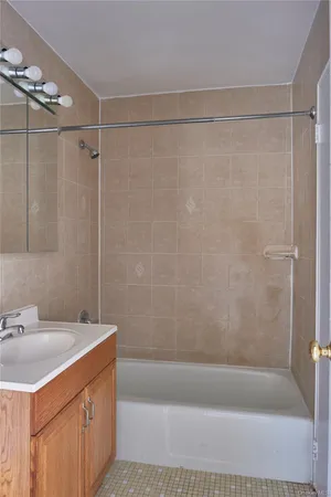 $2,500 | 2 Consulate Drive, Unit 1J, Tuckahoe, NY 10707