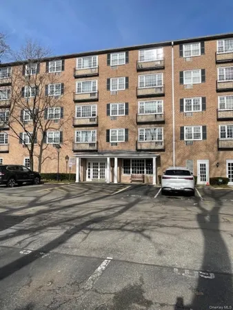 $2,500 | 2 Consulate Drive, Unit 1J, Tuckahoe, NY 10707