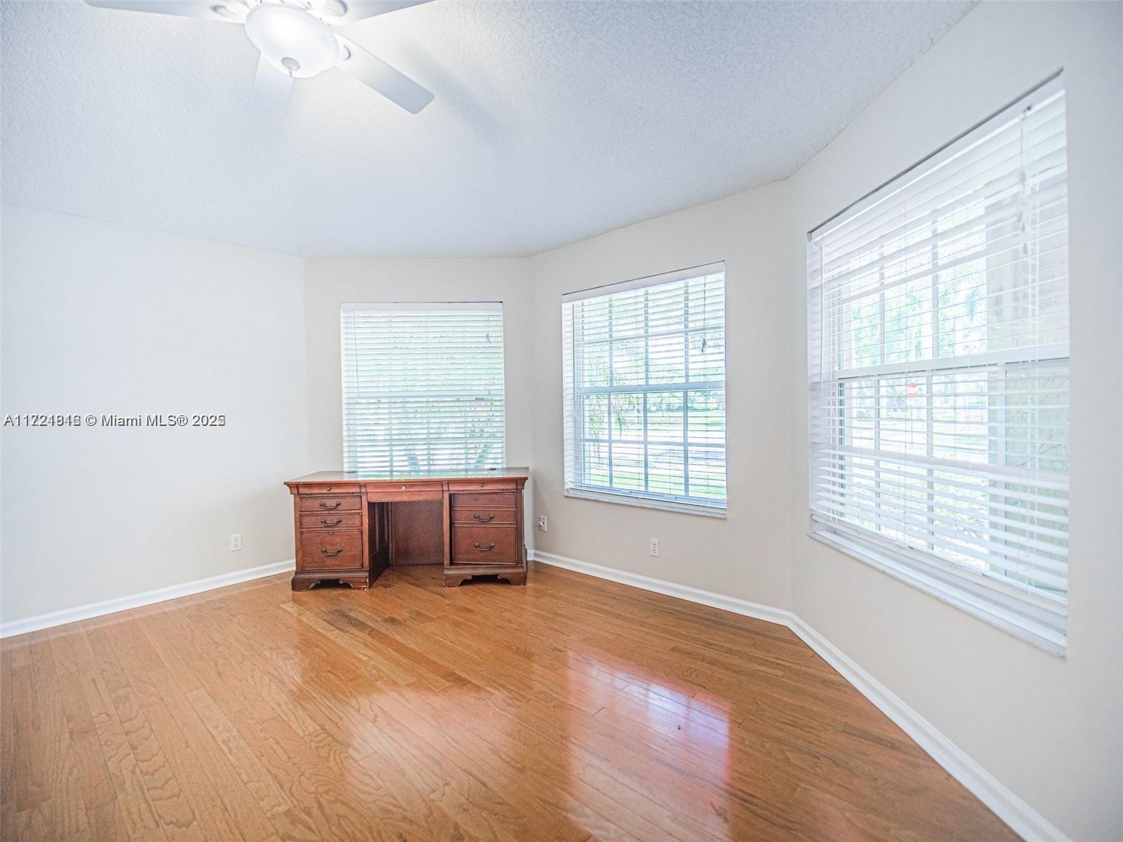 350 Mallard Road Weston, FL 33327 - Photo 9 of 59 Gallery Image 9