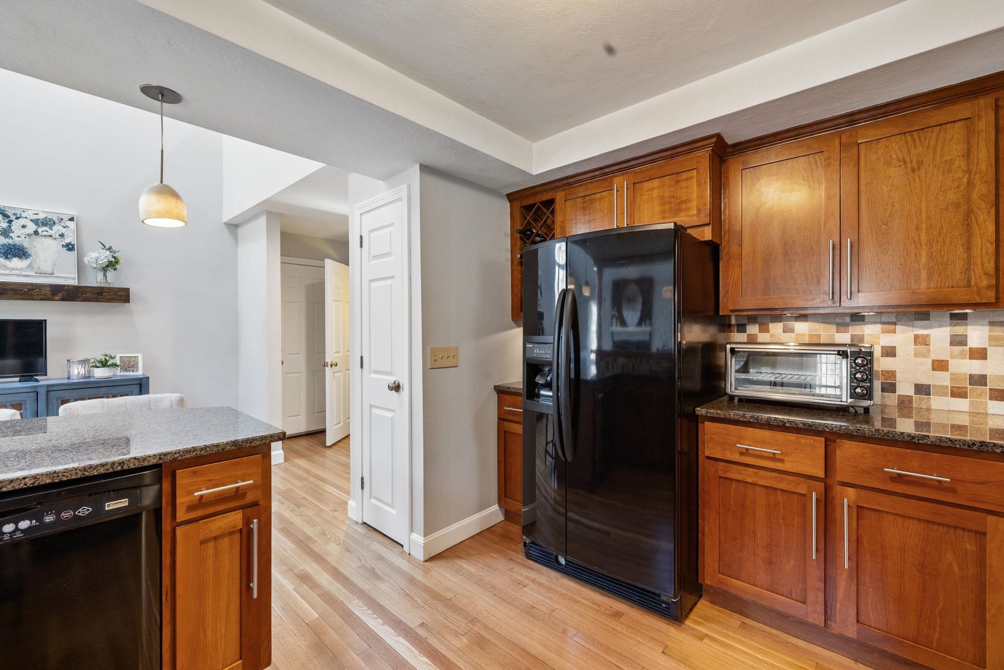 4 Chatburn Road Windham, NH 03087 - Photo 11 of 60