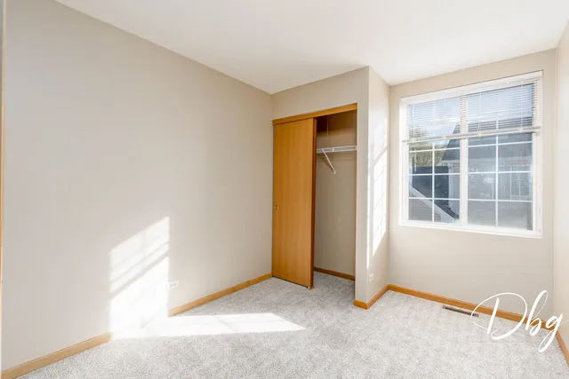 $215,000 | 31 South Treehouse Lane, Unit 31, Round Lake, IL 60073