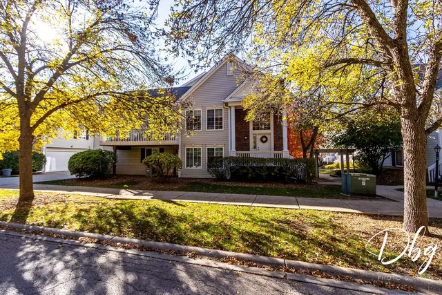 $215,000 | 31 South Treehouse Lane, Unit 31, Round Lake, IL 60073