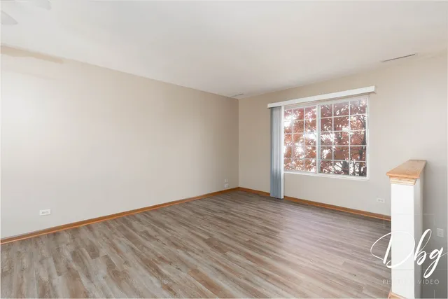 $215,000 | 31 South Treehouse Lane, Unit 31, Round Lake, IL 60073