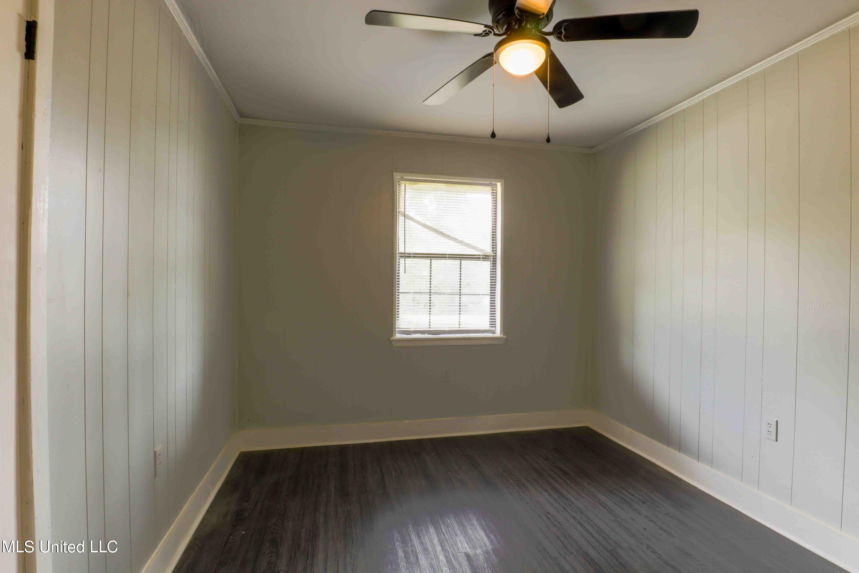 117 Dennis Knight Road Collins, MS 39428 - Photo 9 of 13 117DennisKnightRdCollins-9