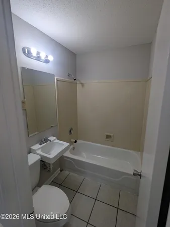 $1,195 | 1699 Whitehead Drive, Southaven, MS 38671