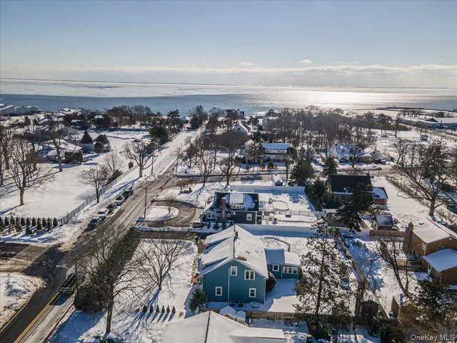 $865,000 | 36 Atlantic Avenue, Blue Point, NY 11715