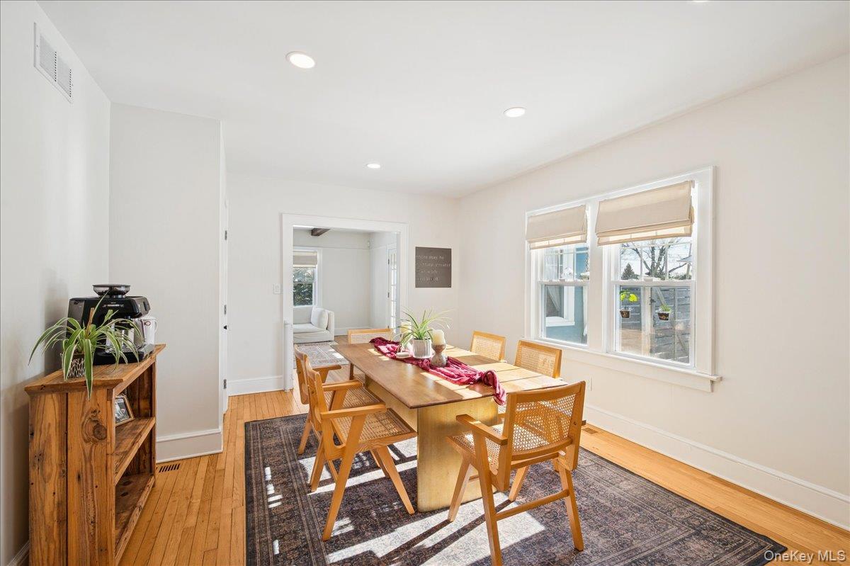 36 Atlantic Avenue Blue Point, NY 11715 - Photo 7 of 46 Great flow for entertaining.