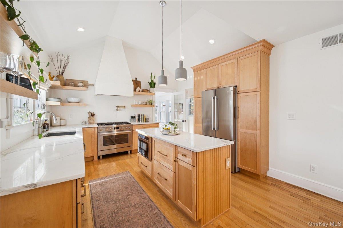 36 Atlantic Avenue Blue Point, NY 11715 - Photo 8 of 46 Chef's Delight with 6 burner Bosch Gas Stove and designer Ansul exhaust system