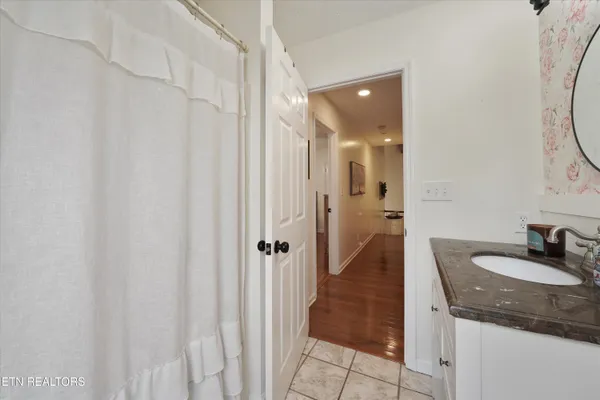 $525,000 | 514 Orchard Drive, Clinton, TN 37716