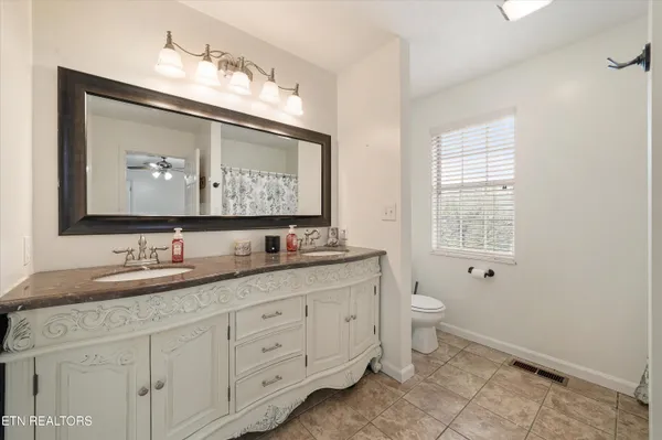 $525,000 | 514 Orchard Drive, Clinton, TN 37716