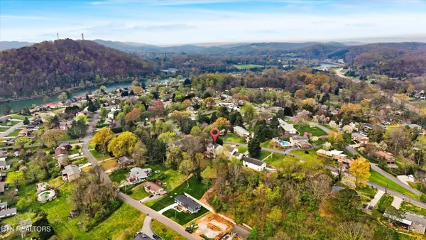 $525,000 | 514 Orchard Drive, Clinton, TN 37716