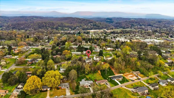 $525,000 | 514 Orchard Drive, Clinton, TN 37716