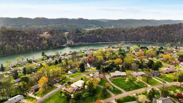 $525,000 | 514 Orchard Drive, Clinton, TN 37716